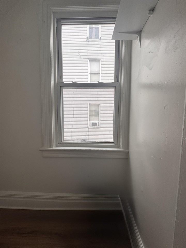 318 Randolph Ave #1 - Photo 5 of 15