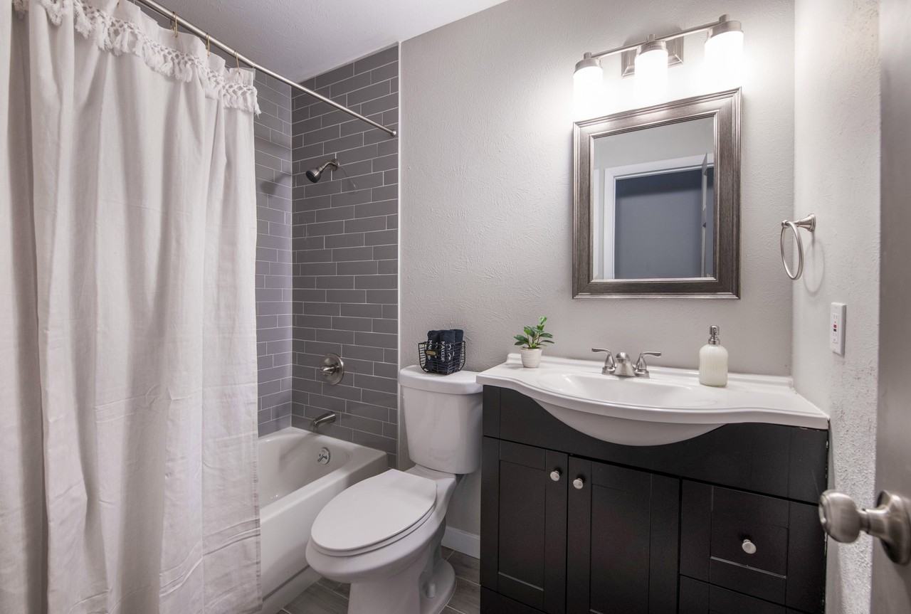 W 84th Cir - Photo 4 of 14