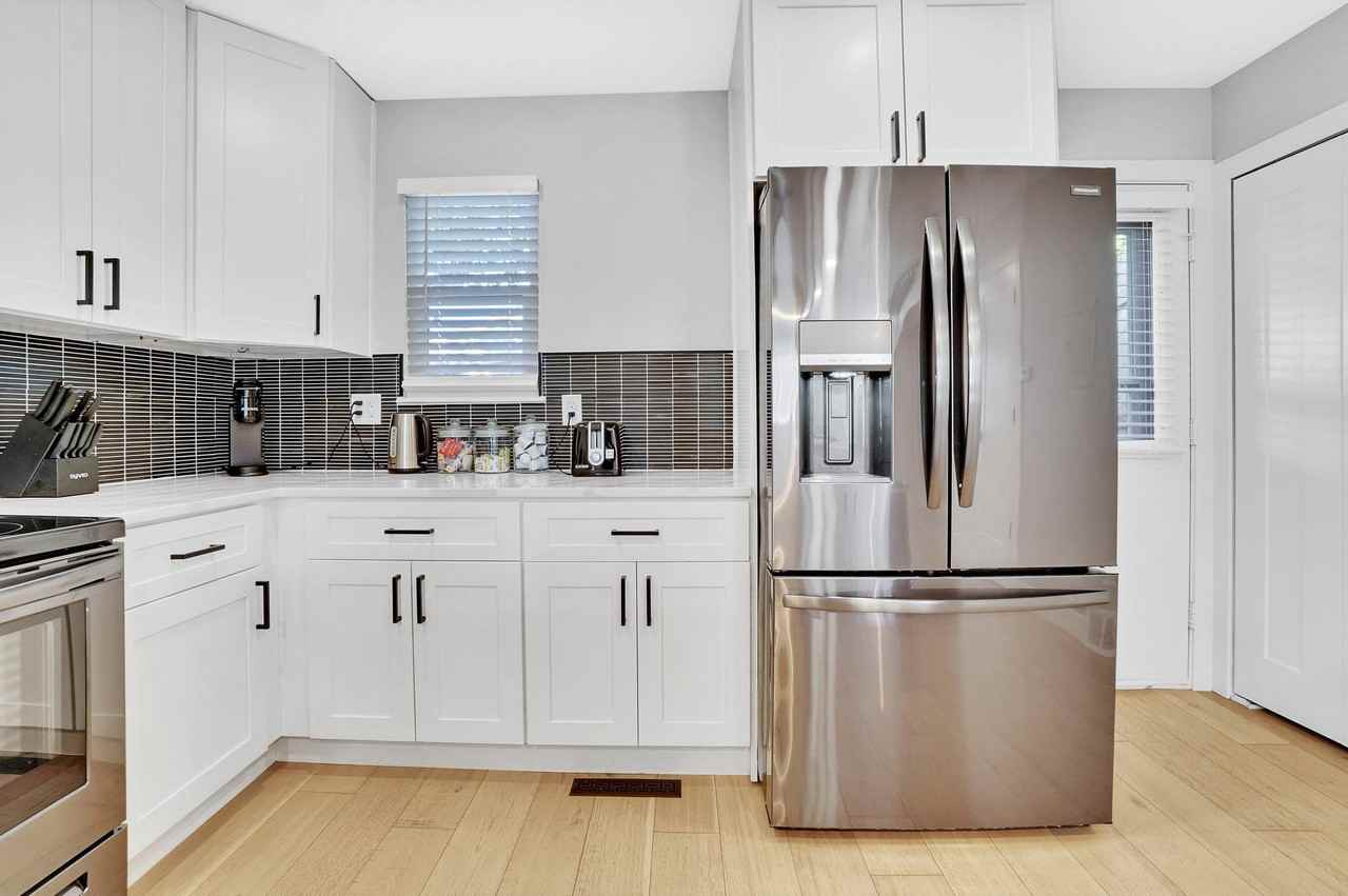 Webster St Apt B - Photo 6 of 10