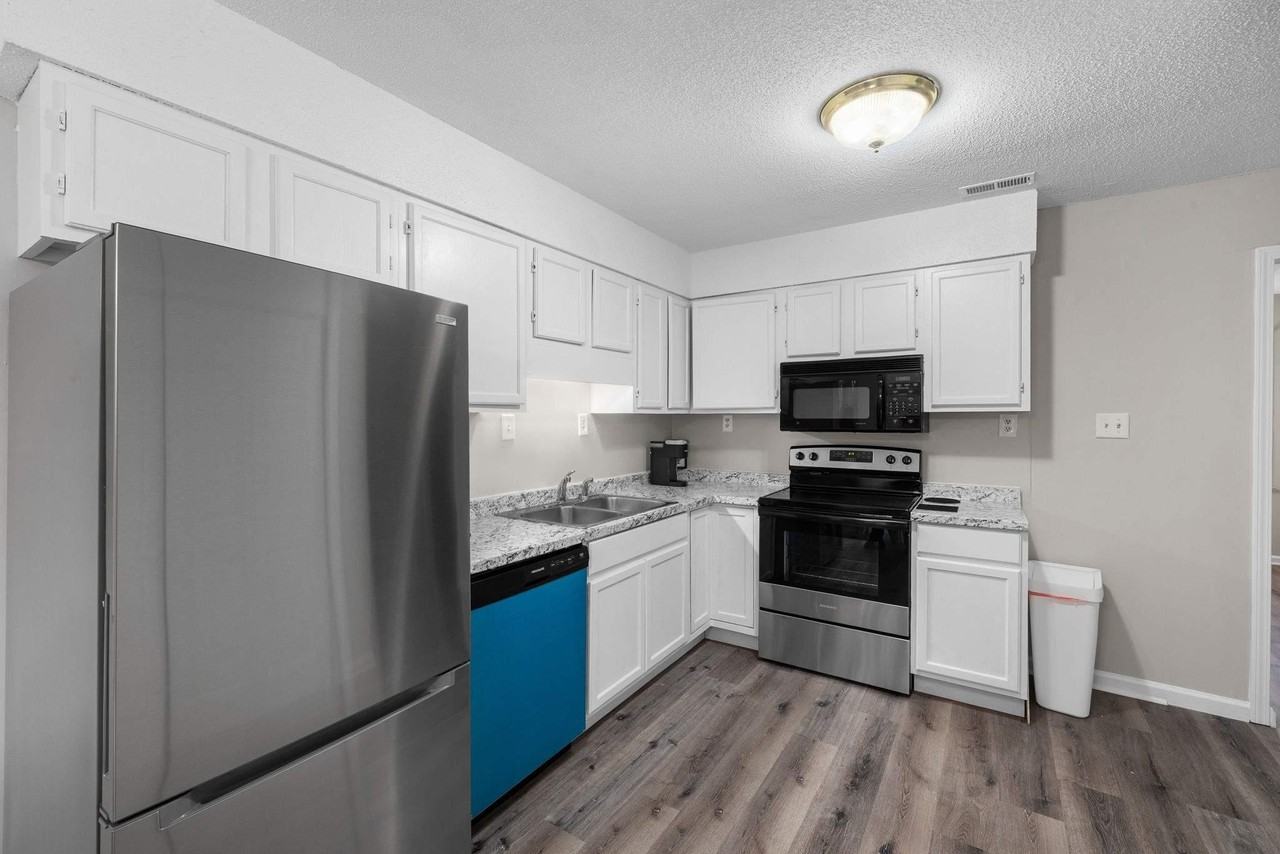 Longleaf Dr - Photo 6 of 11