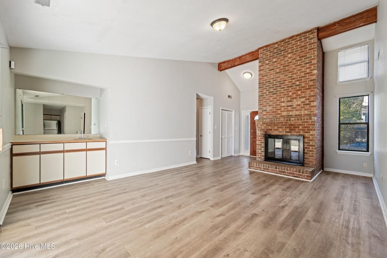 210 Audubon Dr - Photo 3 of 19