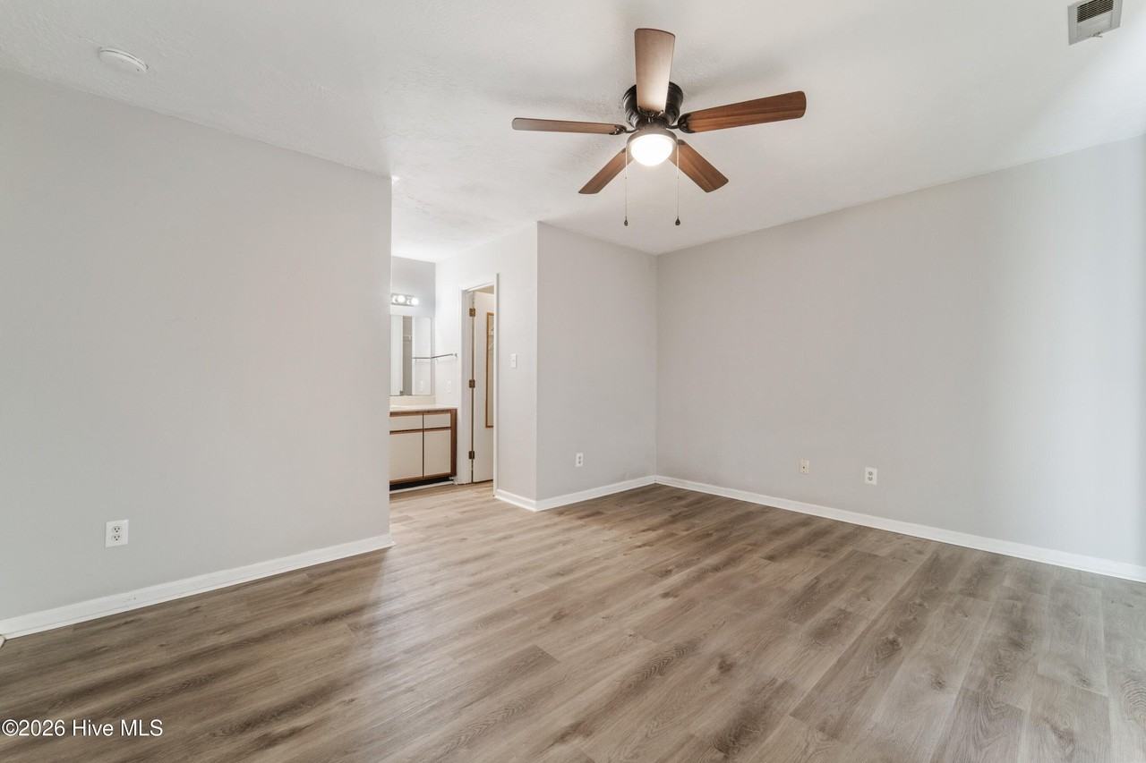 210 Audubon Dr - Photo 7 of 19