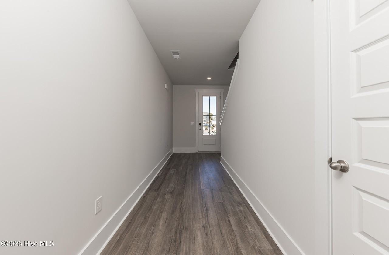 209 Surfside Landing Blvd - Photo 4 of 44