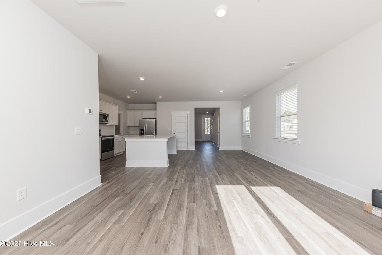 209 Surfside Landing Blvd - Photo 6 of 44