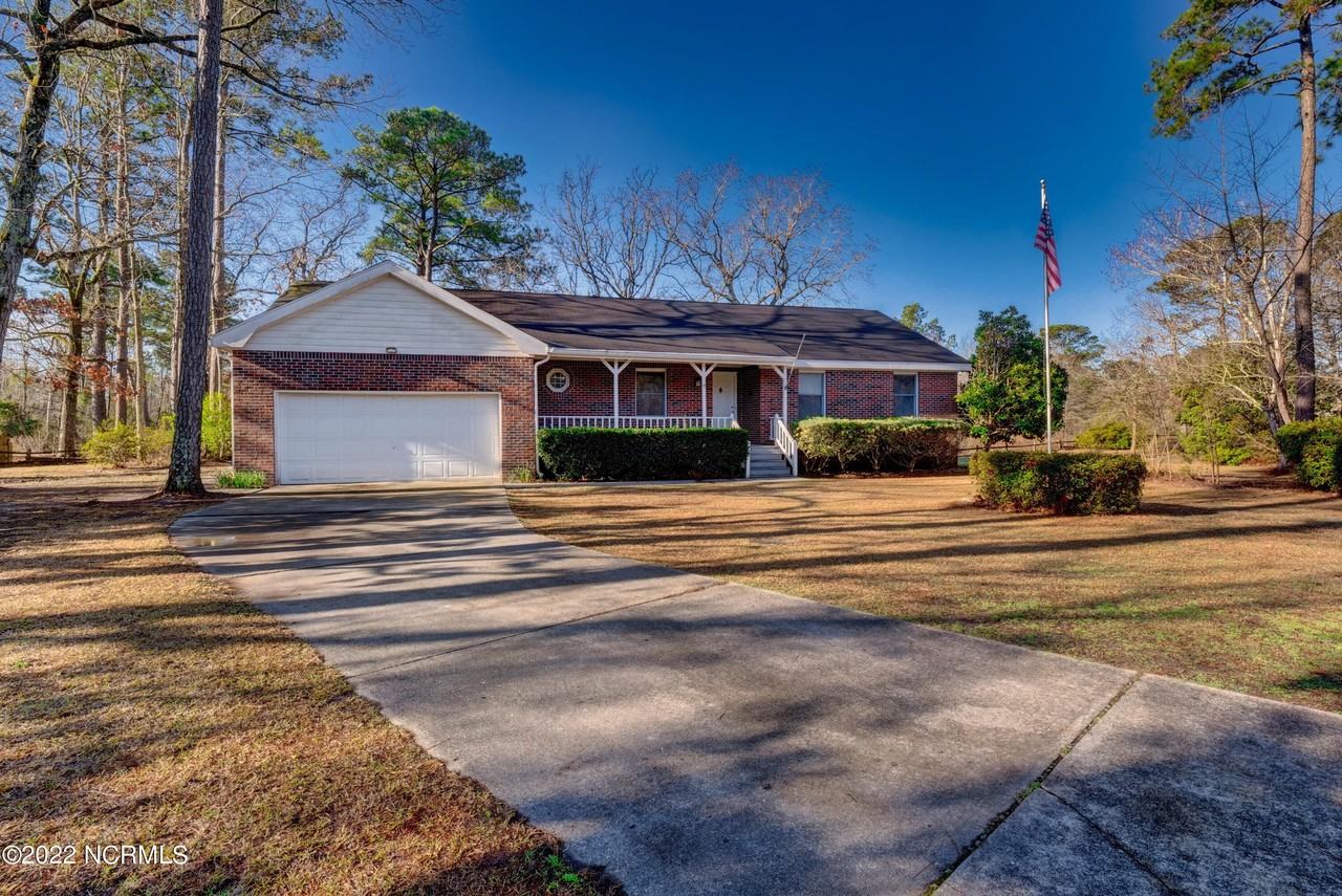 103 Bermuda Cir - Photo 2 of 26