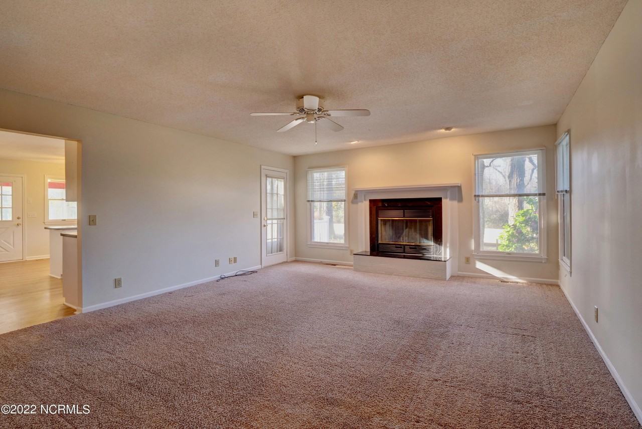 103 Bermuda Cir - Photo 5 of 26