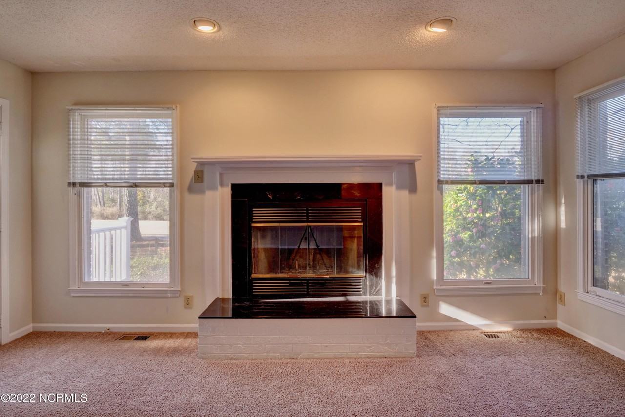 103 Bermuda Cir - Photo 6 of 26