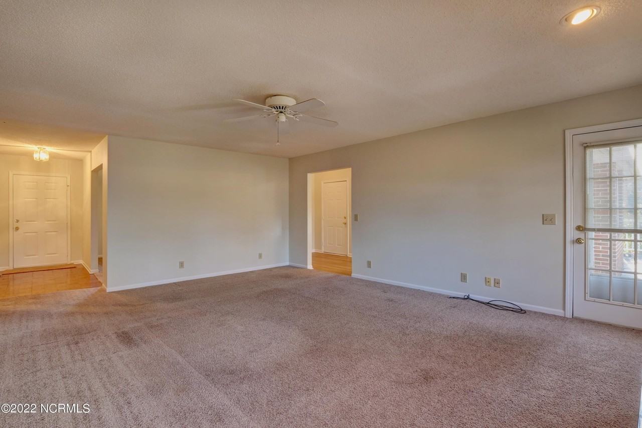 103 Bermuda Cir - Photo 7 of 26