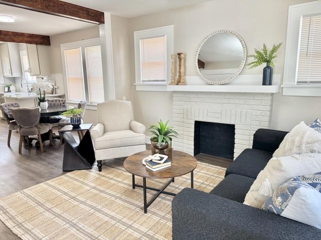 2109 27th St - Photo 5 of 17