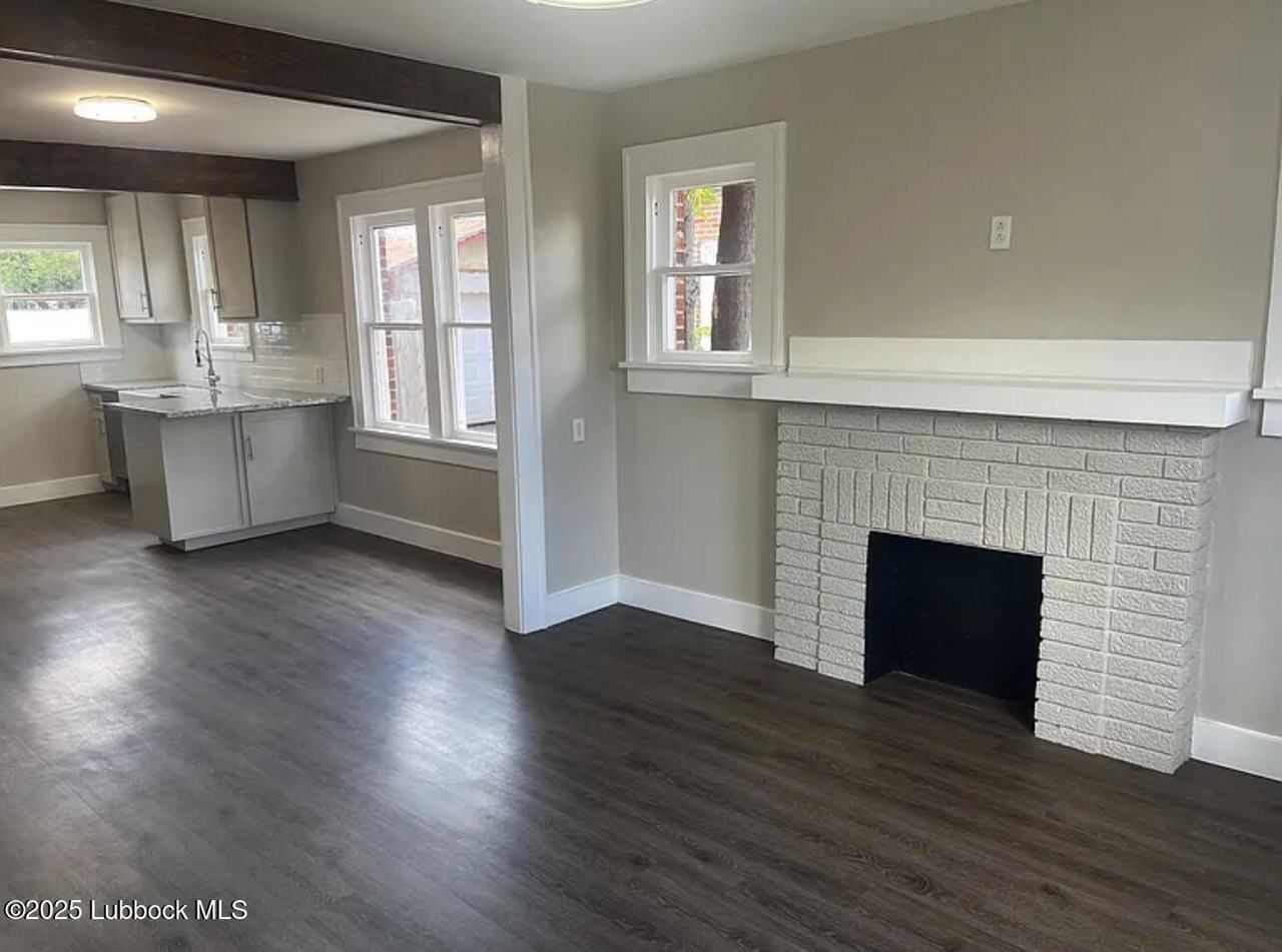 2109 27th St - Photo 7 of 17