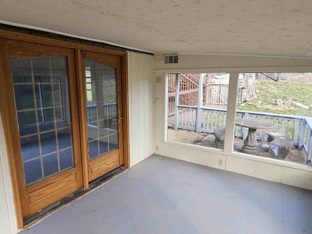 3745 Frankfort Ford Rd - Photo 5 of 22