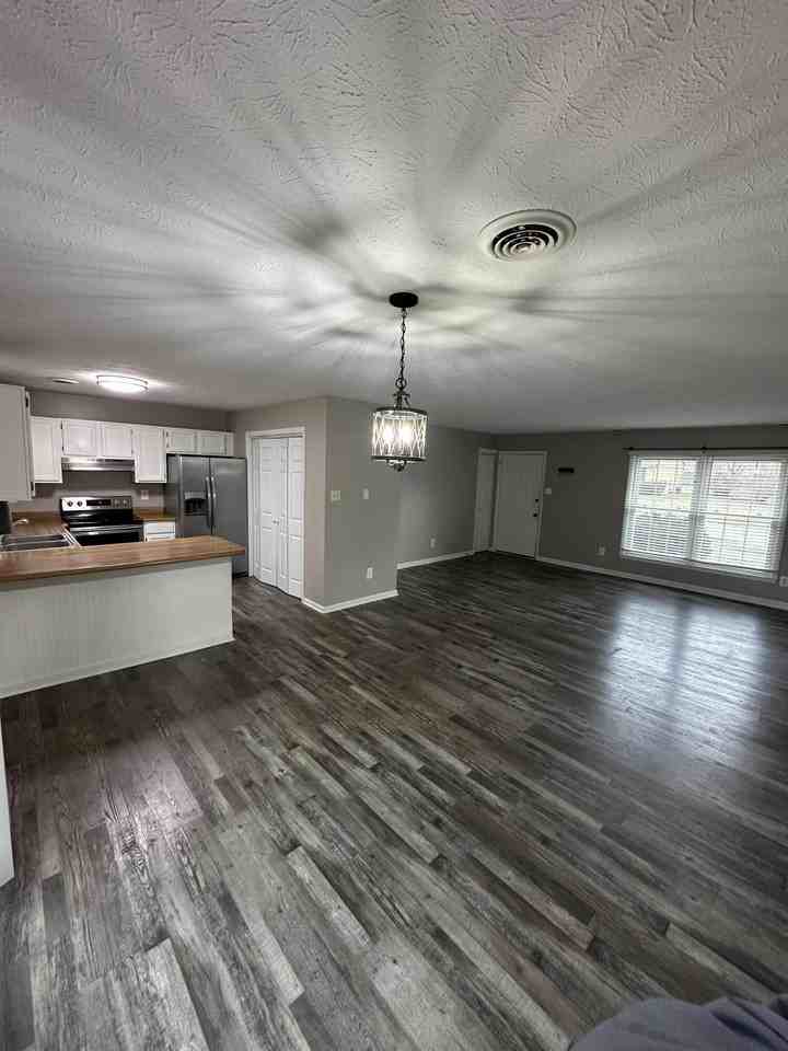 813 Pocahontas Trl - Photo 5 of 10