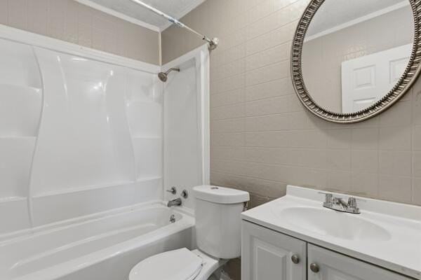 224 Newcastle Ct - Photo 5 of 13