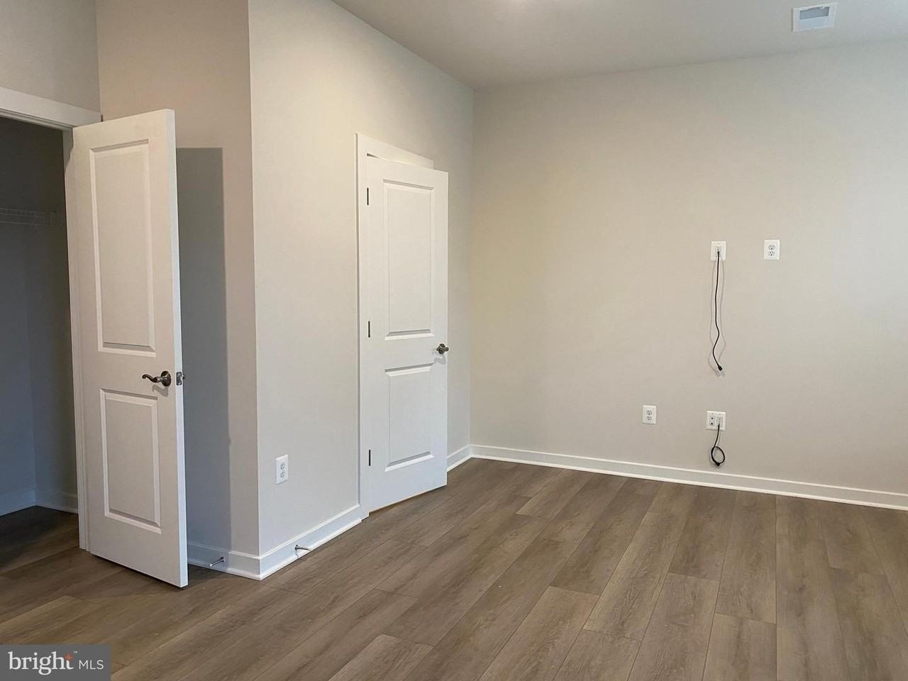 16356 Columbus Ave - Photo 4 of 24