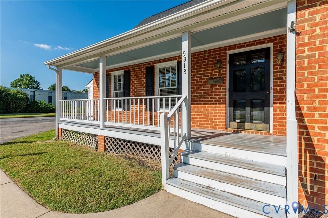 5318 Monument Ave - Photo 6 of 44