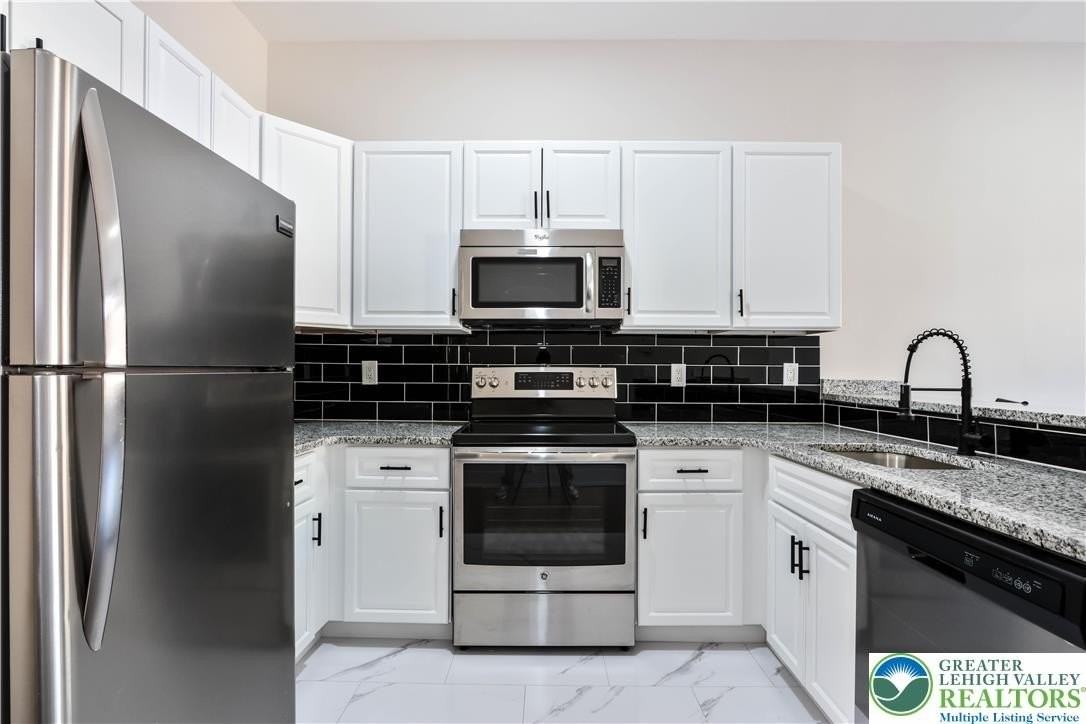 535 Main St Apt 12 #12 - Photo 5 of 24