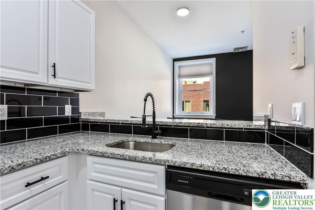 535 Main St Apt 12 #12 - Photo 7 of 24