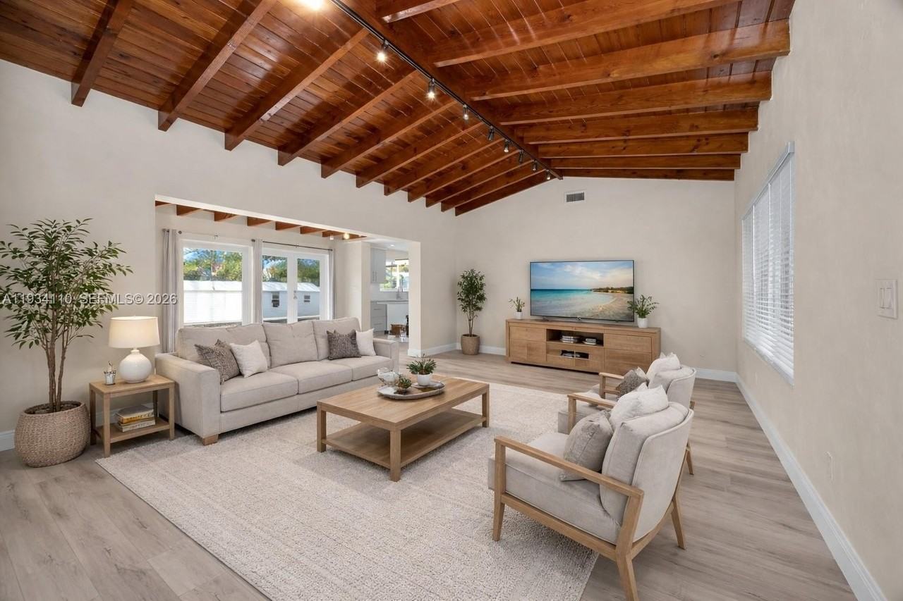 6110 Sw 79th St - Photo 6 of 29