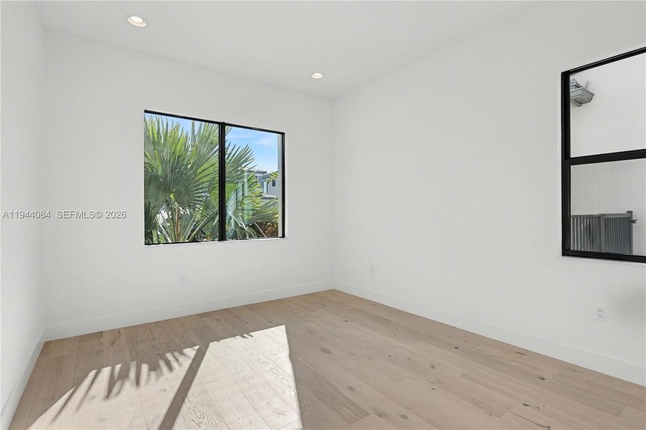 8525 Crystal Downs Ave - Photo 7 of 50