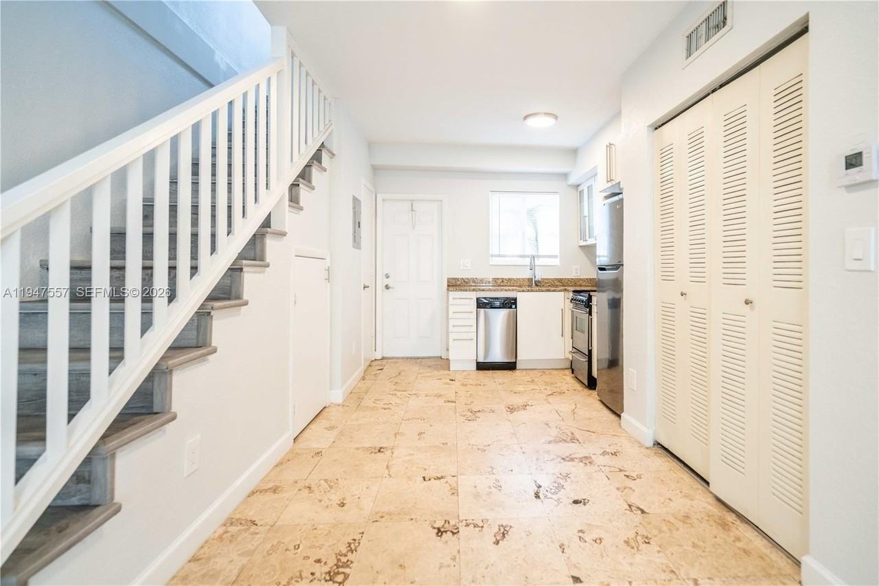 2180 Bay Dr #3B - Photo 7 of 18