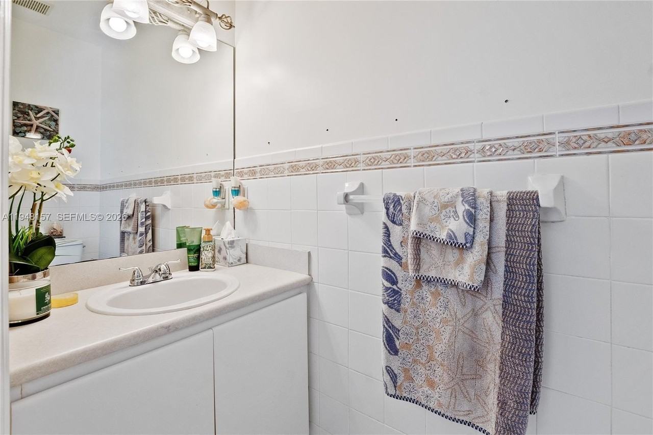 3363 Sw 169th Ter - Photo 4 of 21