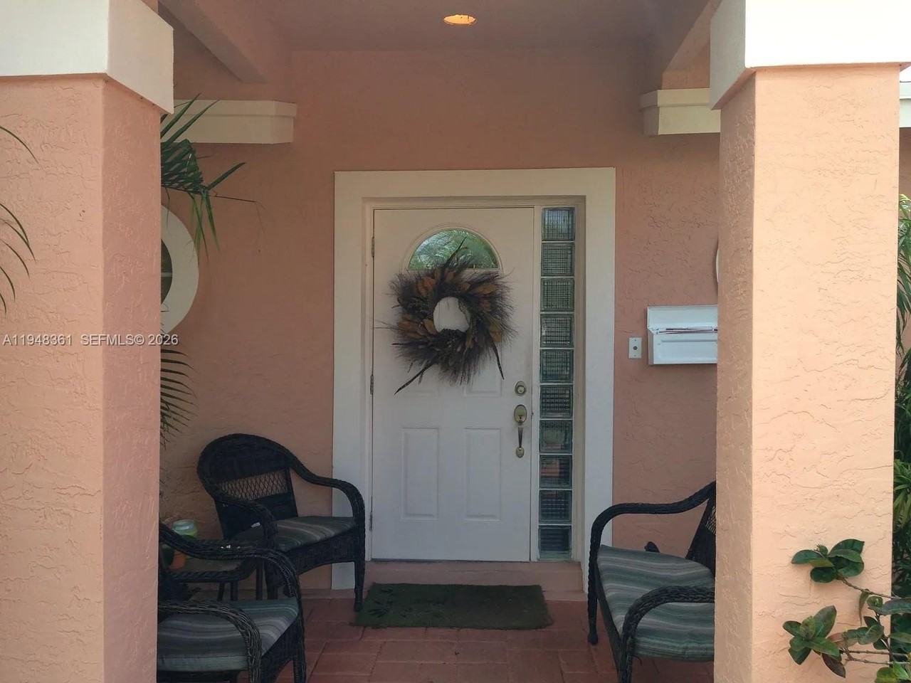 812 Se 14th Ct - Photo 3 of 34