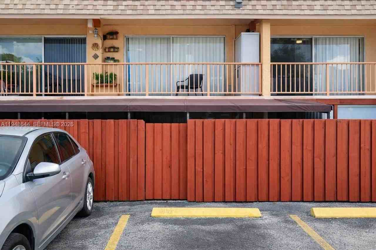 850 Sw 129th Pl #103 - Photo 6 of 8