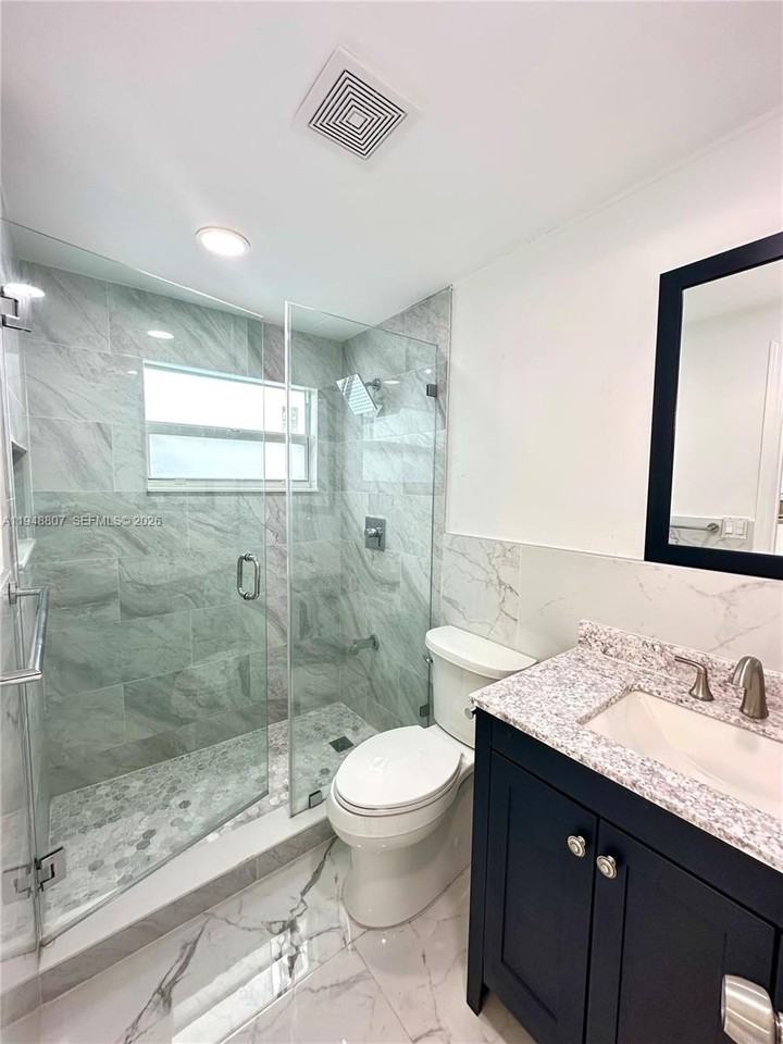 2710 N 72nd Ave #B - Photo 2 of 11