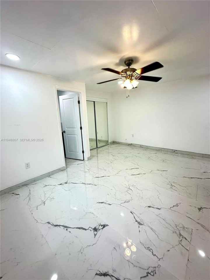 2710 N 72nd Ave #B - Photo 3 of 11