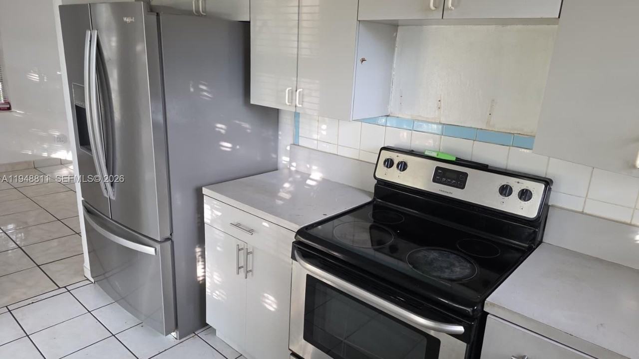 2990 Nw 28th St - Photo 3 of 9