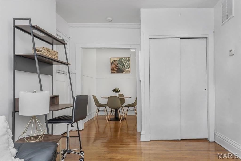 738 De Mun Ave - Photo 5 of 15