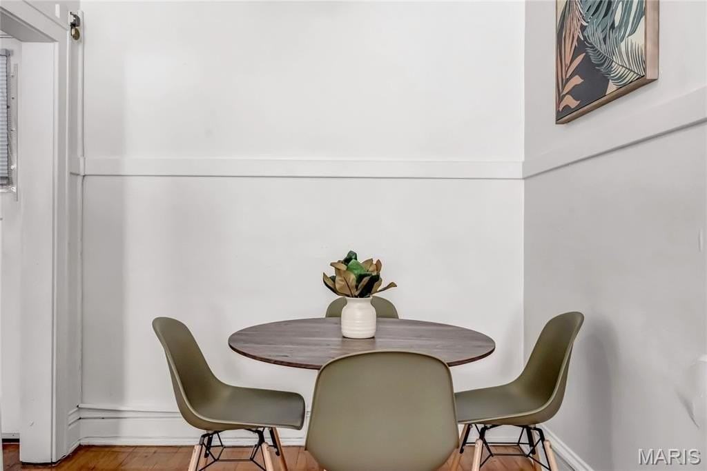 738 De Mun Ave - Photo 6 of 15