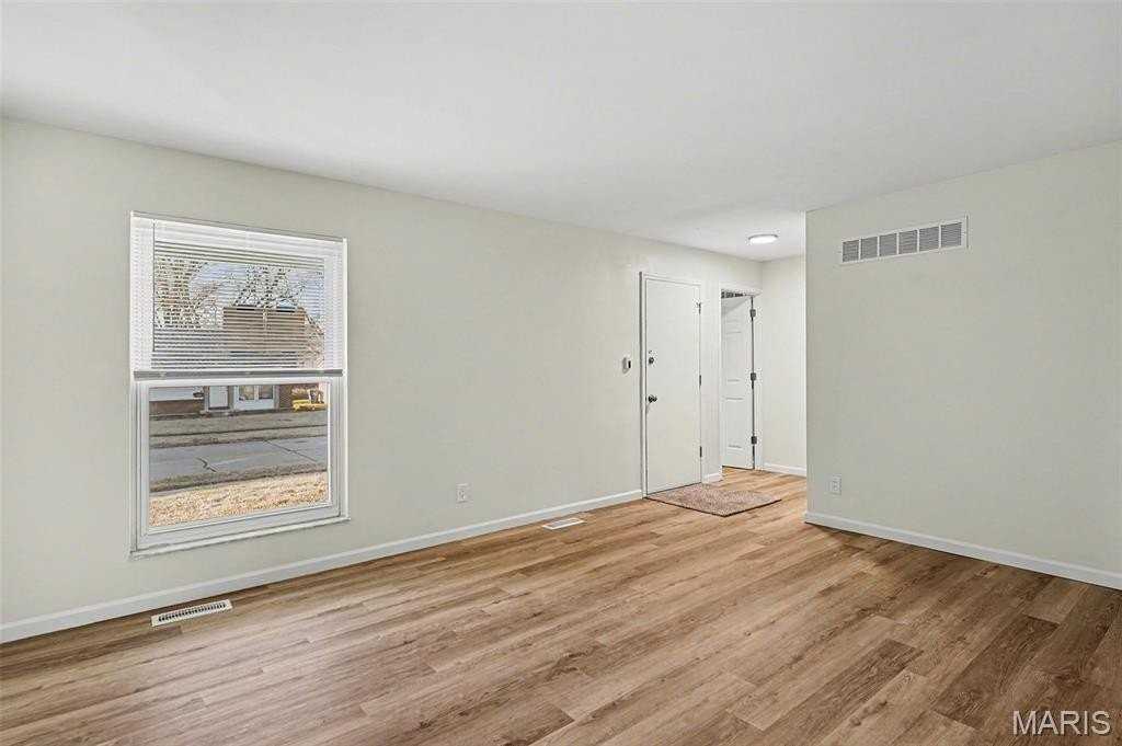 4895 Lockwig Trl - Photo 2 of 14