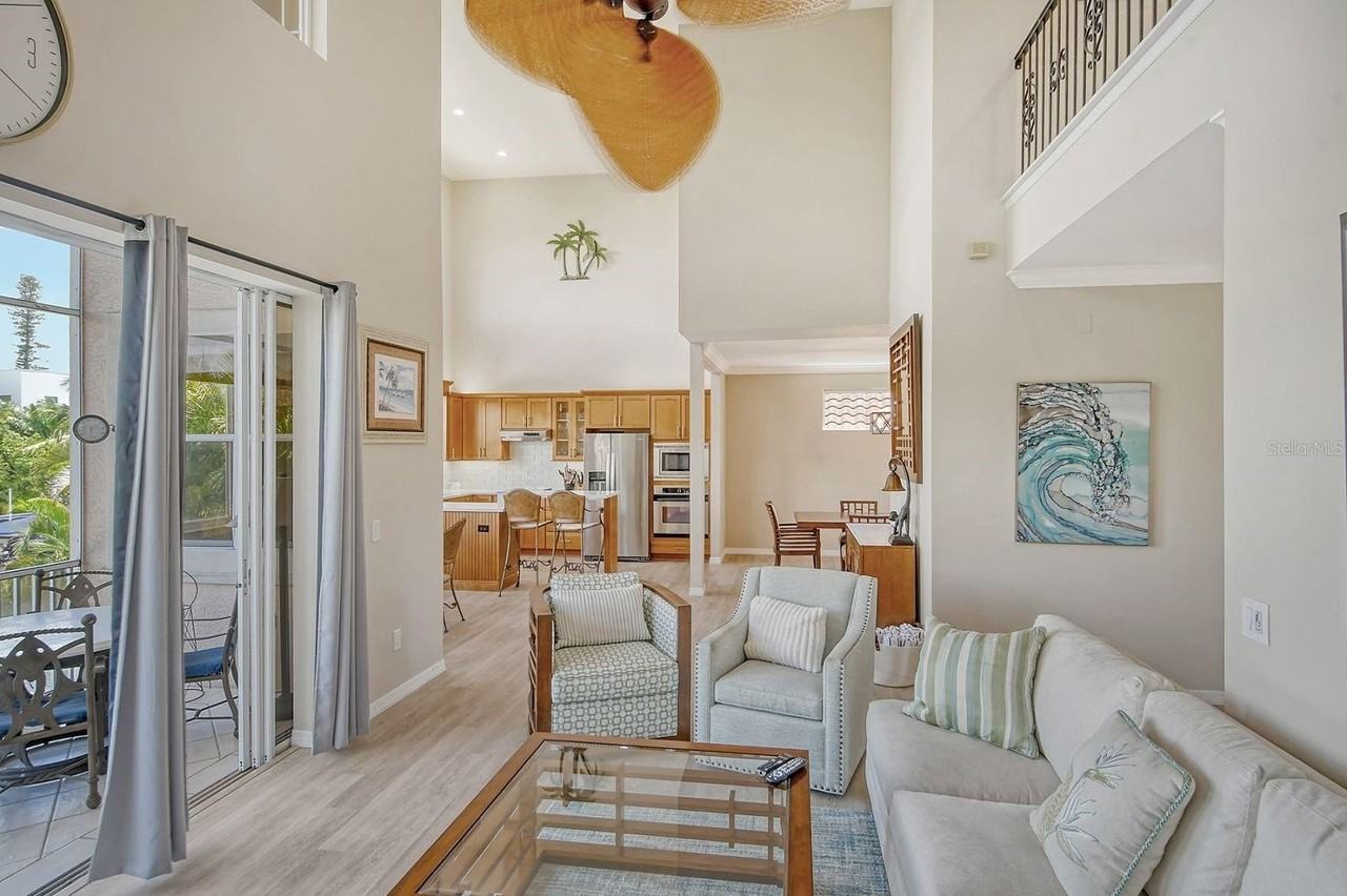 4931 Oxford Dr - Photo 3 of 26