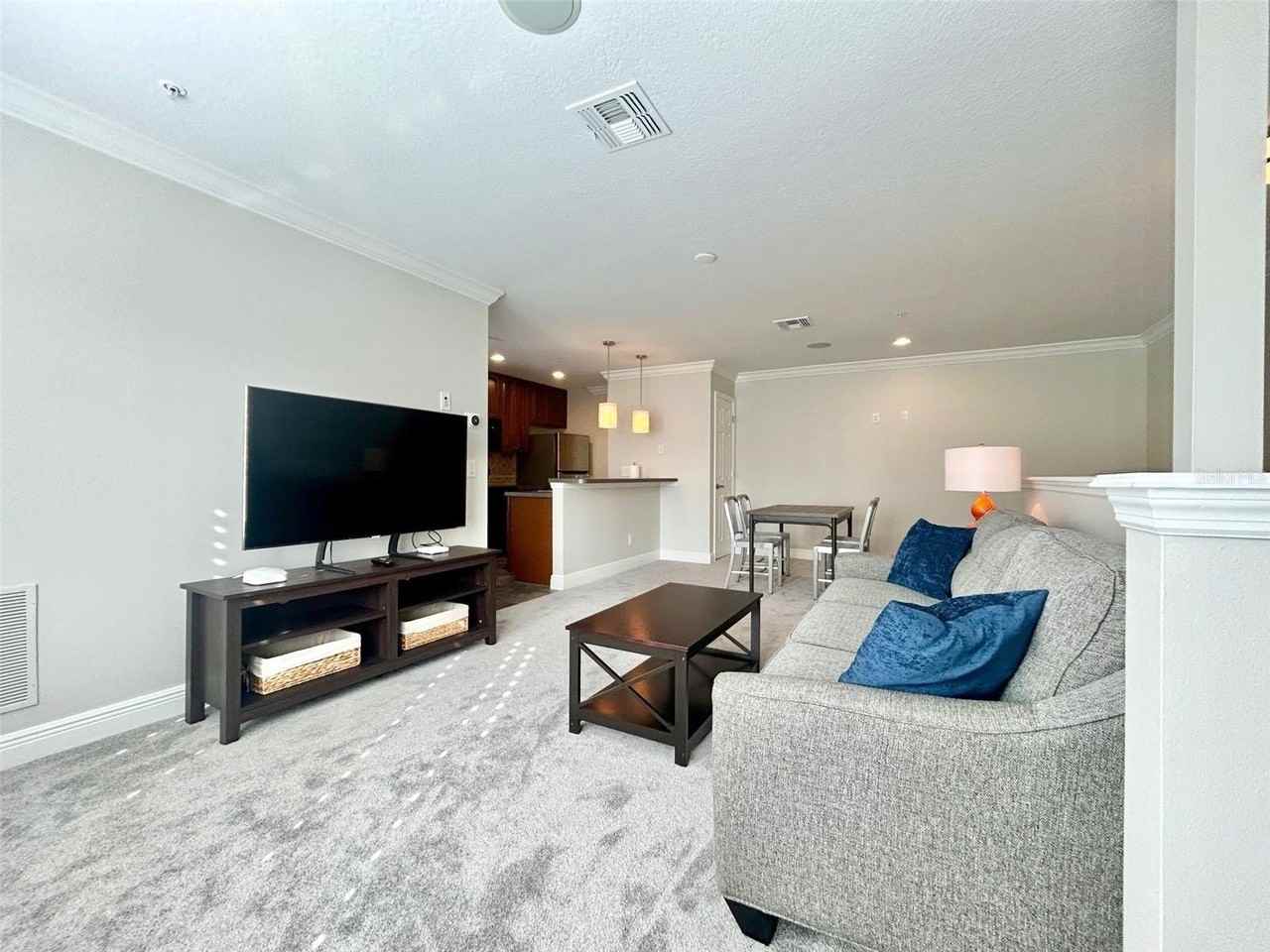 5164 Dorwin Pl - Photo 5 of 24