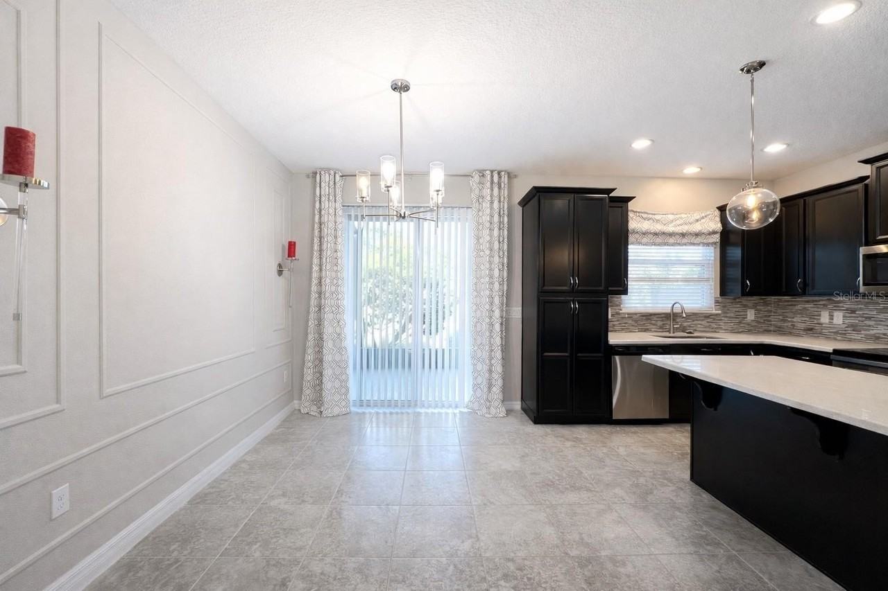 3749 Brighton Park Cir - Photo 4 of 26