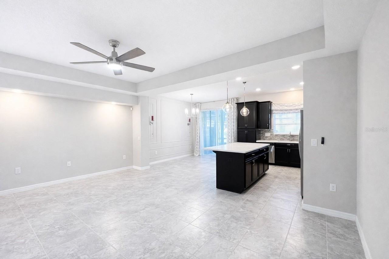 3749 Brighton Park Cir - Photo 6 of 26