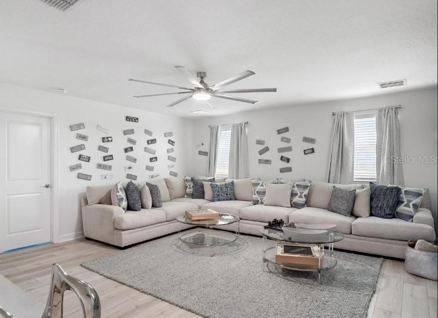 681 PEBBLE BEACH DRIVE - Photo 7 of 9