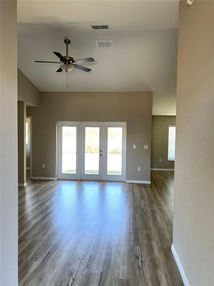 6715 Sw 64th Ave - Photo 4 of 29