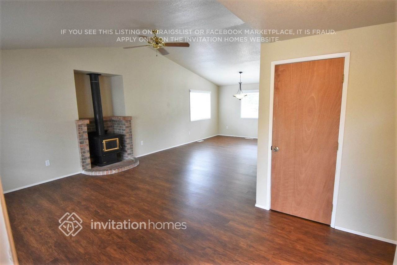 15505 18th Avenue Ct E - Photo 2 of 15