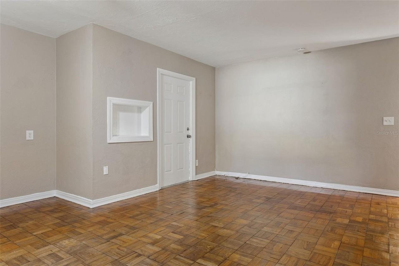 1308 E Sligh Ave - Photo 3 of 25