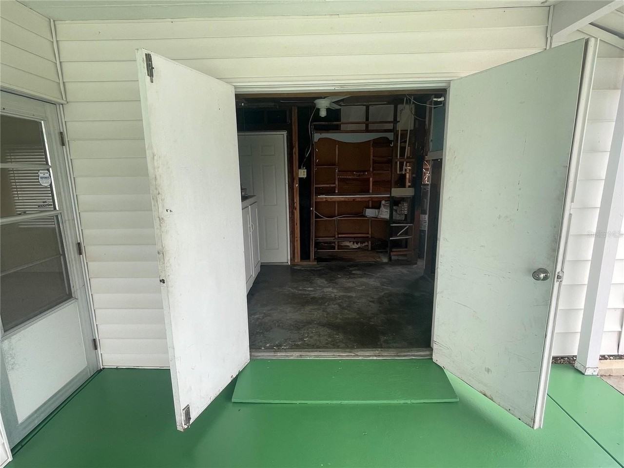 701 Cypress Pl - Photo 3 of 25