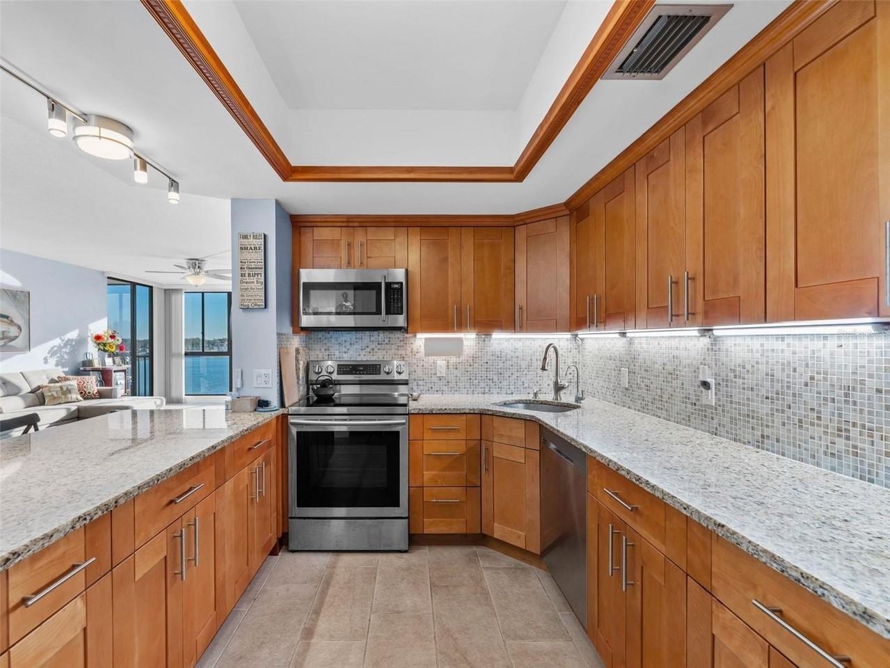 7100 Sunshine Skyway Ln S #503 - Photo 6 of 34