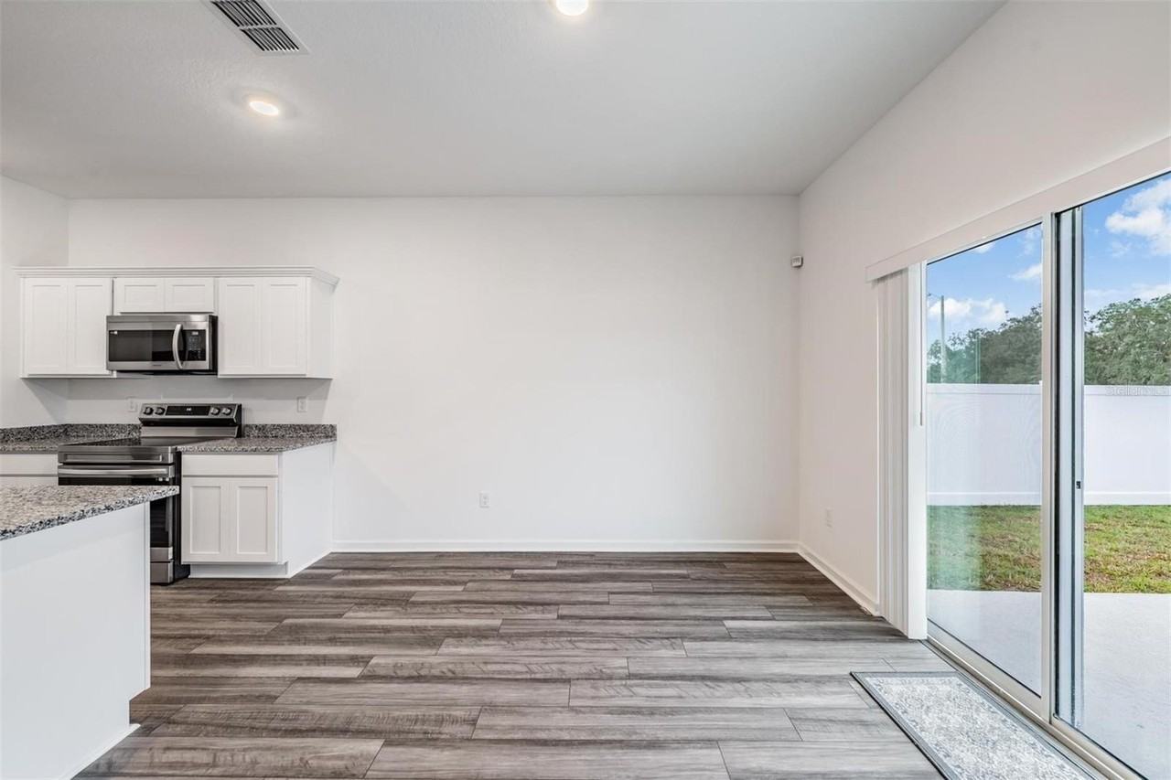 35412 Eastbrook Ave - Photo 6 of 50