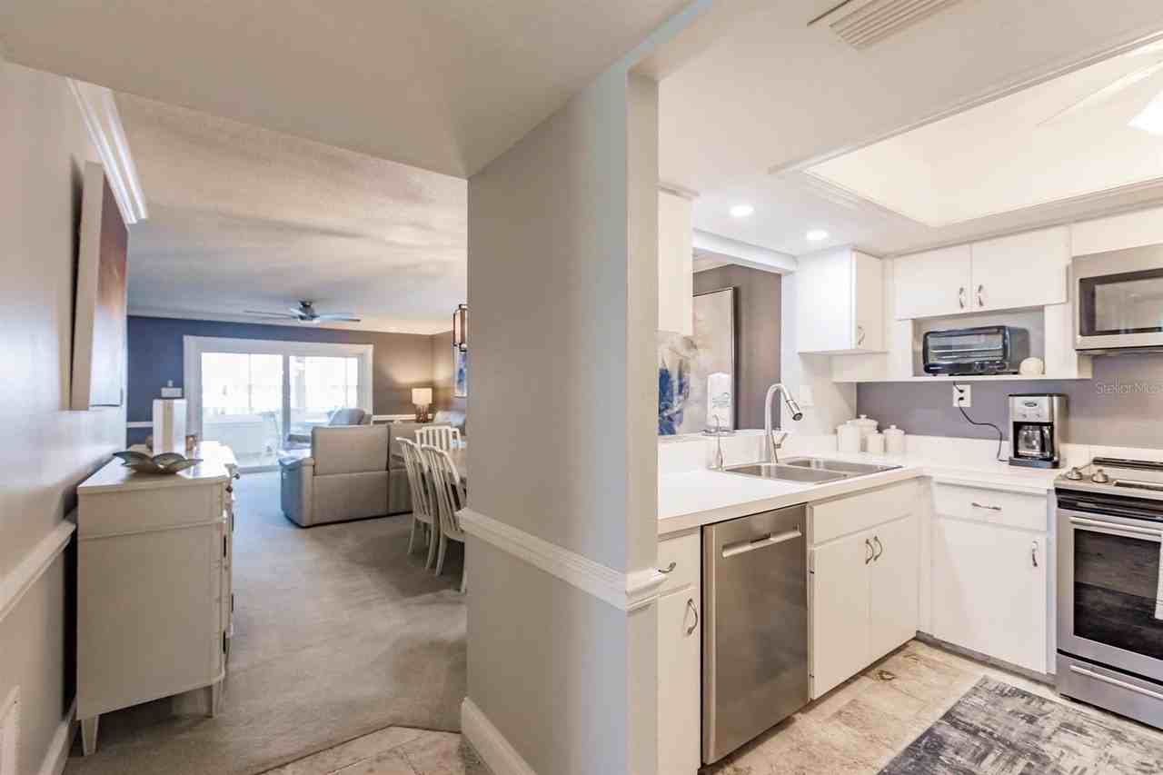 1055 W Peppertree Dr #805AA - Photo 4 of 32