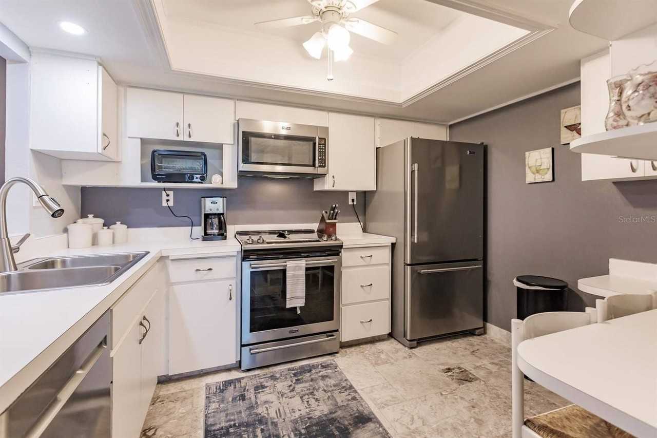 1055 W Peppertree Dr #805AA - Photo 5 of 32