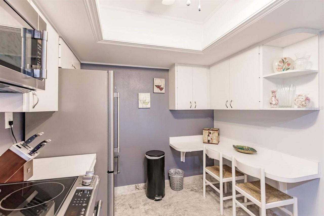 1055 W Peppertree Dr #805AA - Photo 6 of 32