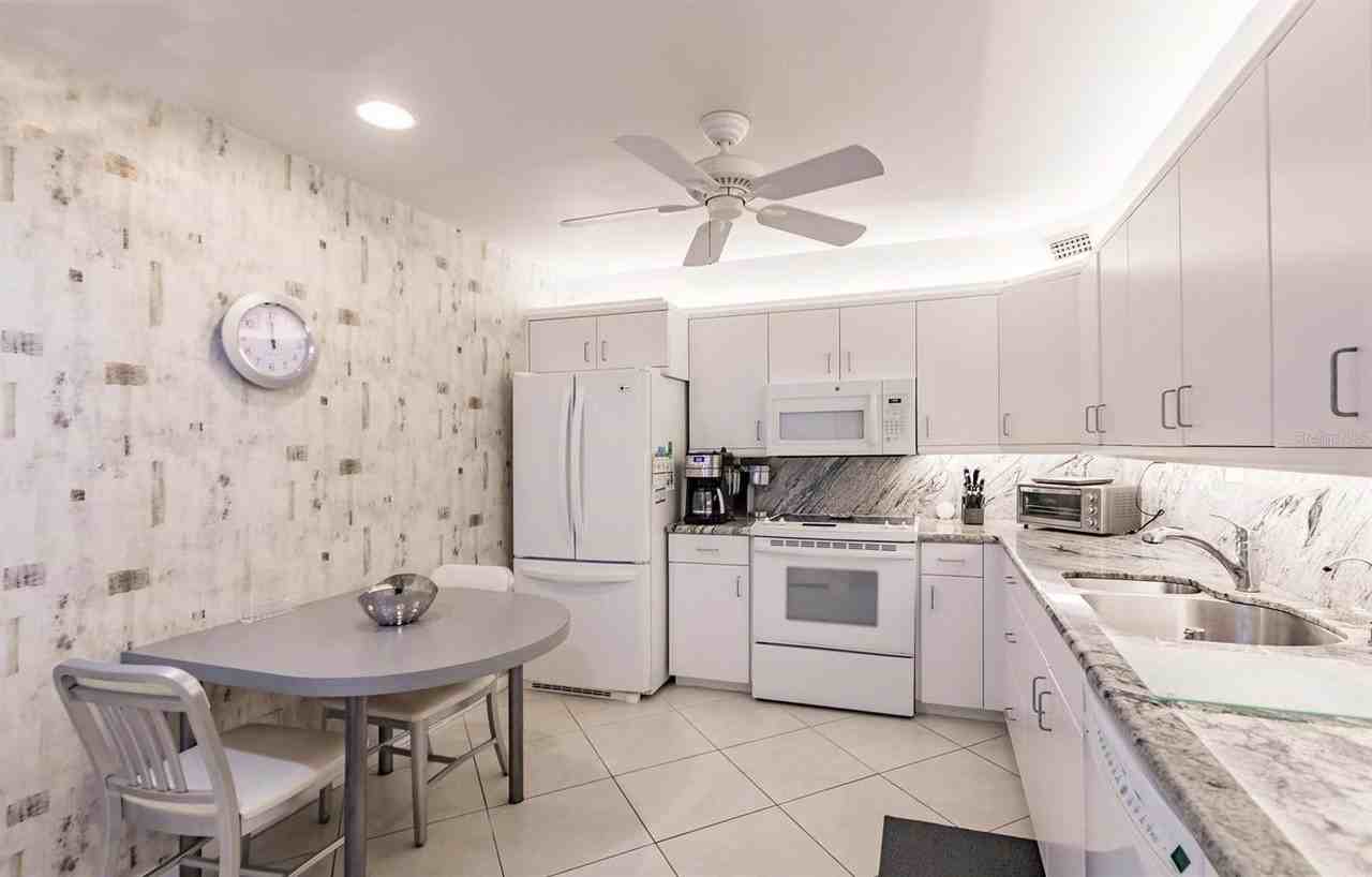 1055 W Peppertree Dr #802AA - Photo 7 of 27