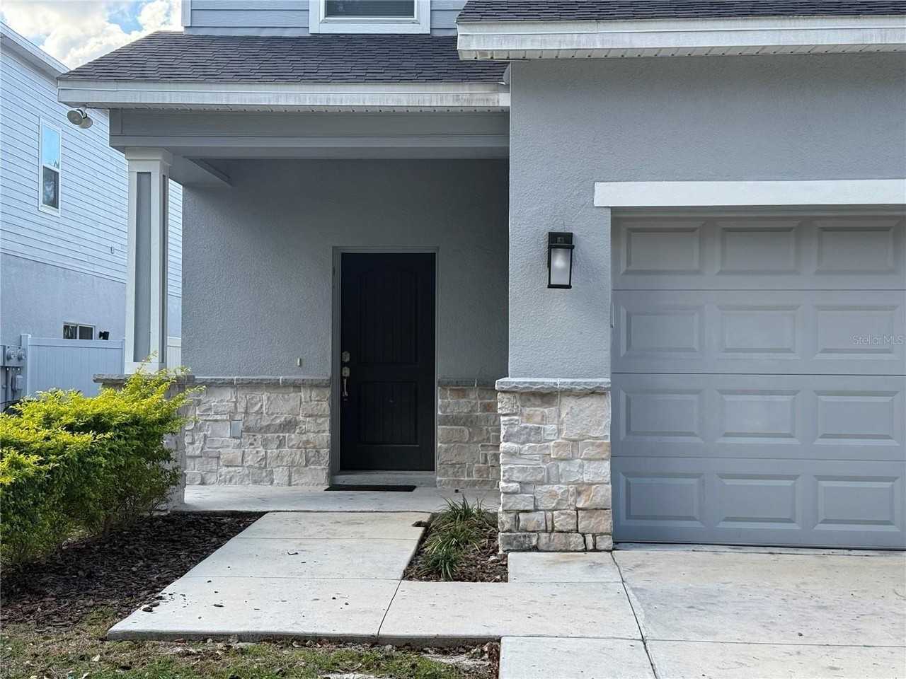 4920 8th St - Photo 3 of 50