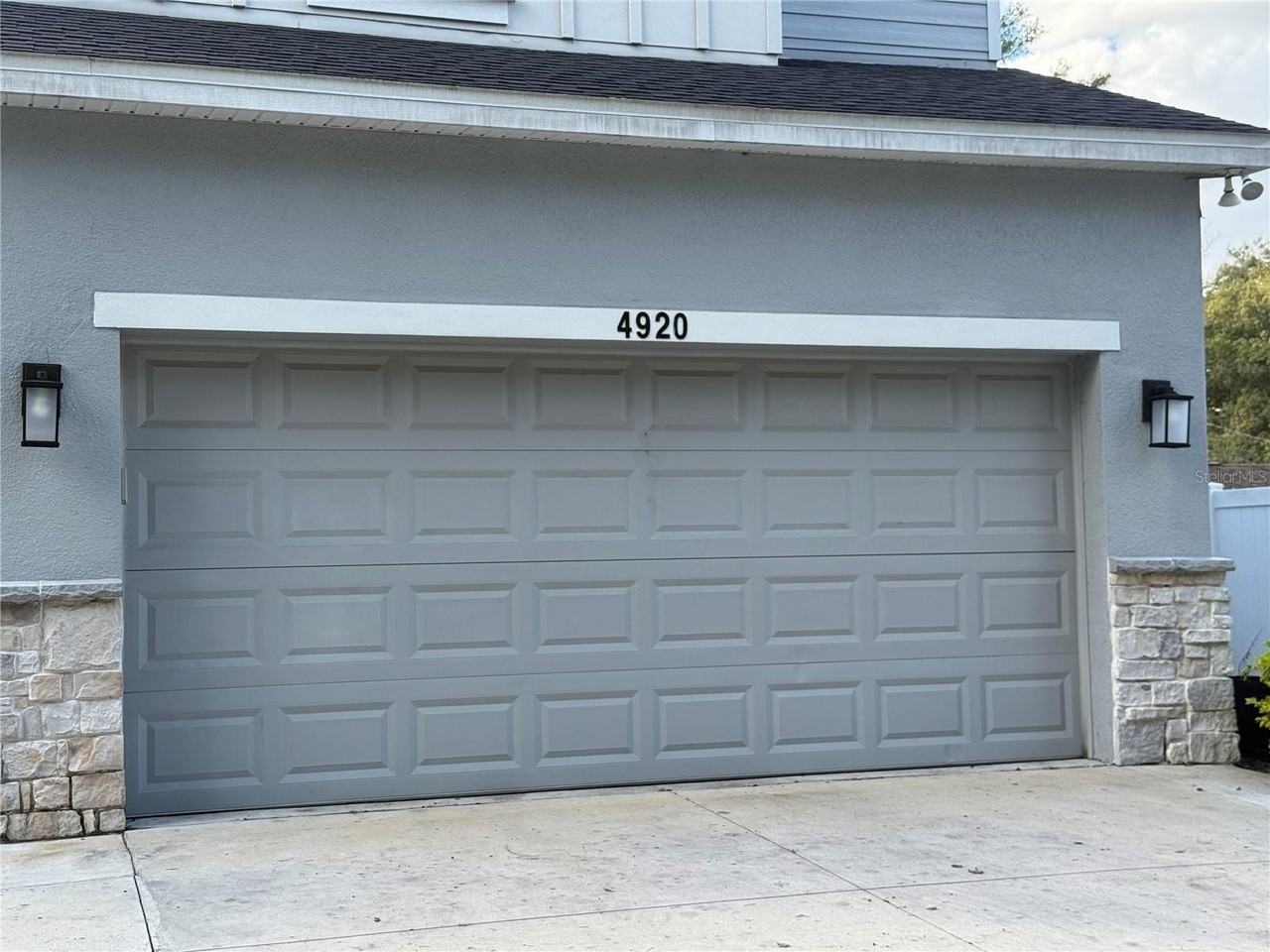 4920 8th St - Photo 4 of 50